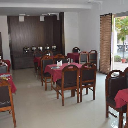 Hotel Goverdhan Tourist Complex Fatehpur Sīkri Exteriör bild