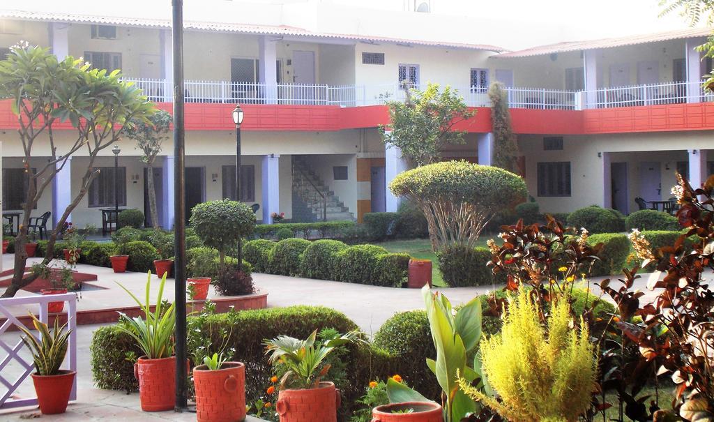Hotel Goverdhan Tourist Complex Fatehpur Sīkri Exteriör bild