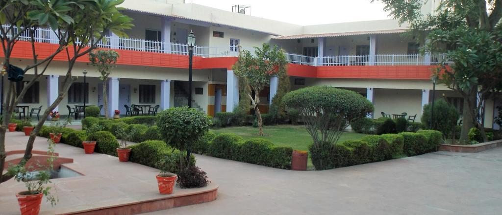 Hotel Goverdhan Tourist Complex Fatehpur Sīkri Exteriör bild